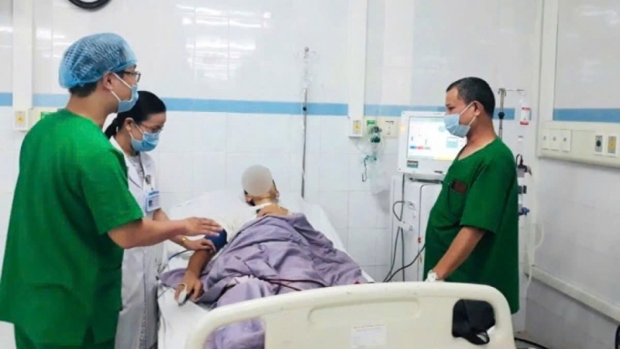 Kyrgyz visitor with chronic kidney disease receives timely treatment in Vietnam